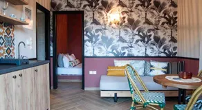 KRISSAIA SEASIDE SUITES - Image 2