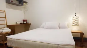 Comeneetee Uthai - Image 2