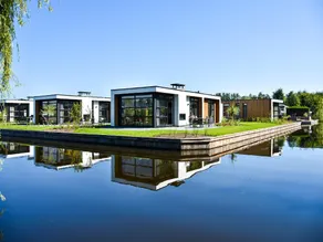 Luxury Waterfront Escape - Image 5