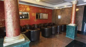 R&B Hotel - Image 4