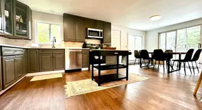 Pocono Mountain Escape - Steps to Lake- Hot Tub - Games- 9 Mins to Ski Slopes! - Image 4