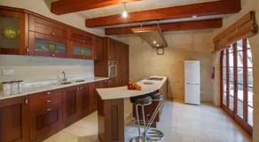 5 Bedroom Farmhouse with Private Pool & Views - Image 3