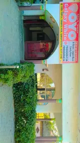 OYO Hotel Galaxy White - Image 3