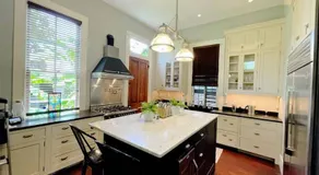 Modern Historic Home with Cowboy Pool 4BR Sleeps 7 - Image 4
