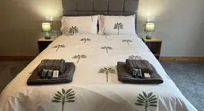 The Manor Inn Pub and Steakhouse, Fridaythorpe, Driffield - Image 2