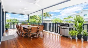 4BR Family Home w Golf Course Views, BBQ & Secure Parking - Image 3