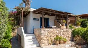 Elena's Traditional DreamHouse - Image 4