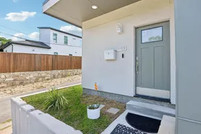 The Ultimate View House - Image 4