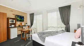 Caboolture Riverlakes Boutique Motel - Image 2