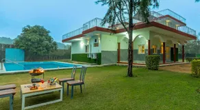 Alaya Stays Luxe FarmAcre Pet-friendly 4-BHK Villa With Private Pool, Garden & Terrace - Image 2