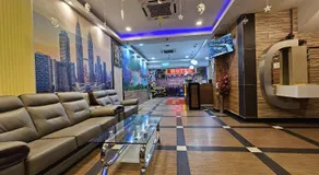 Safari Hotel - Image 5