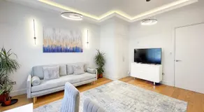 Stylish One Bed Flat in Paddington Pool and gym next door Free secure underground parking nearby - Image 2