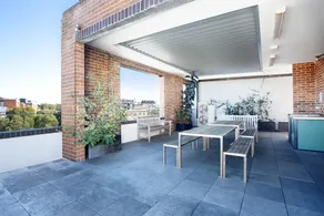 Stylish Studio with Balcony near Darling Square - Image 4