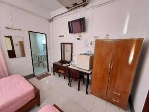 Grand Hotel - Image 2