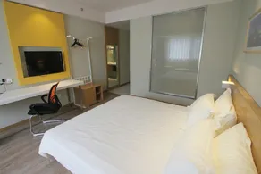 Magnotel Hotel （Shanghai Wujiaochang Changhai Hospital Branch) - Image 2