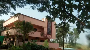 TRINITY FARM STAYS - VILLA WITH POOL AND LAWN - Image 4