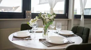 City Wohnung am Hbf mit 2 Schlafzimmern und Sky - Image 5