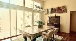 Luxury Family Retreat on Mercer Island Pet-Friendly, Pool Table, Patio & Near Seattle - Book Now & Save! - Image 3