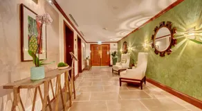 The Mutiny Luxury Suites Hotel - Image 4