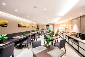 Home Inn Plus Beijing Chaoyangmen Metro Station - Image 2