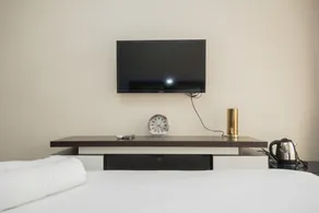 Gorgeous Studio Gateway Pasteur Apartment with Mountain View By Travelio - Image 3