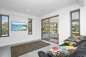 Smith Beach Getaways Beachwood House - Image 4