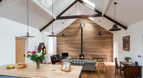 CHESTER'S ONLY TIN CHAPEL - UNIQUE, SPACIOUS 2 BEDROOMS, GARDEN AND FREE PARKING - Image 3