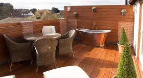 The Crown Hotel - Image 3