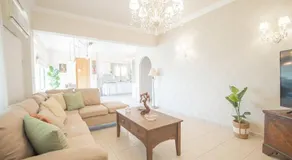 Mulberry tree villa - Image 2