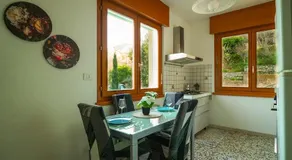 Panoramic Lake View Apartment - Image 3