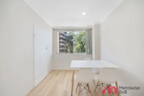 MetaWise BnB Contemporary Studio Steps from Rushcutters Bay 7 - Image 3