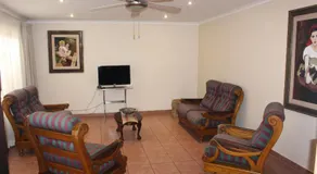 Charming Self Catering Apartment - Image 5