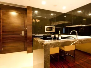 Yicheng Pazhou Poly World Trade Centre Apartment - Image 4