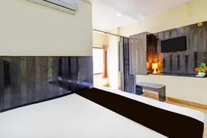 SPOT ON Hotel Kamal Delux - Image 2