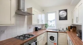 Vacant Nests Cozy 2BR apartment Unique Wi-Fi - Image 3