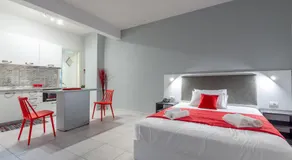 Byron Hotel - Image 2