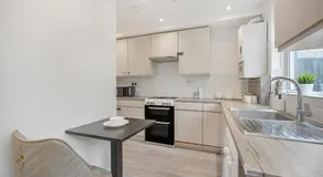 Bricklane Apartment - Image 3