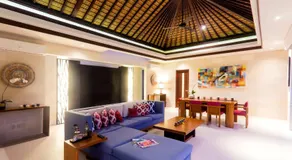 Villa by the Beach - Image 2