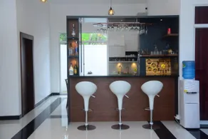 Concey Transit Hotel Airport view - Image 4