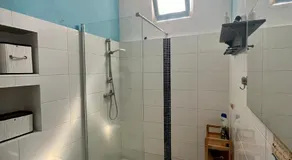 The Island Hostel & Café - Image 2