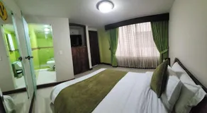 Apartahotel Vincent Suites - Image 2