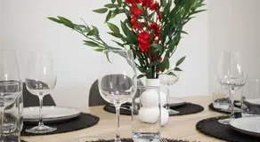 Modern 3BR Glebe Terrace with Courtyard - Walk Fish Market & Cafés - Image 3