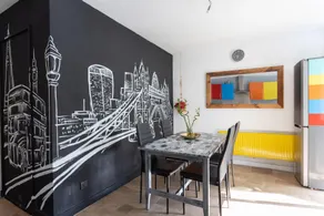 Tower Bridge Rainbow Suites - Image 5