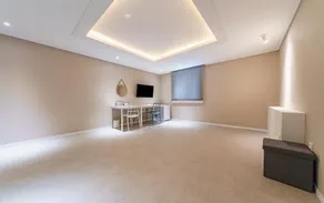 Yun's hotel - Image 4