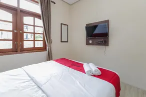 RedDoorz at WR Supratman Batu - Image 5