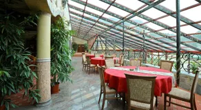 Manor Hotel - Image 3
