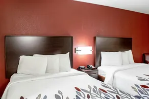 Red Roof Inn & Suites Middletown - Franklin - Image 4
