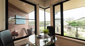 Hilltop Apartments Phillip Island - Image 3