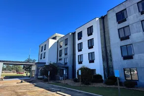 Travelodge by Wyndham Flowood - Image 5