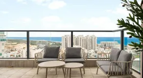 Luxury 4BR l Panoramic Sea-View Balcony l Mamad - Image 4